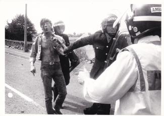 MIN-S00712_1984 June 18 Rotherham adv James Obrien orgreave arrest.jpg